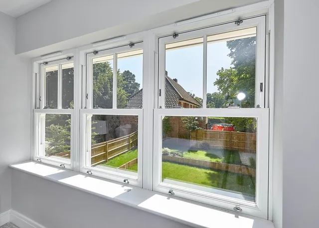 verticalslidingwindows-640w