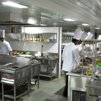 chefs-in-kitchen-800×480-1