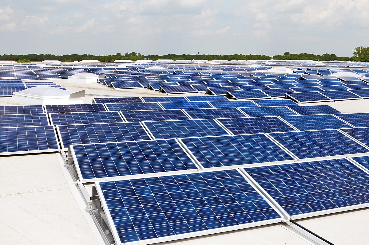 Photovoltaik_Dachanlage_Hannover_-_Schwarze_Heide_-_1_MW
