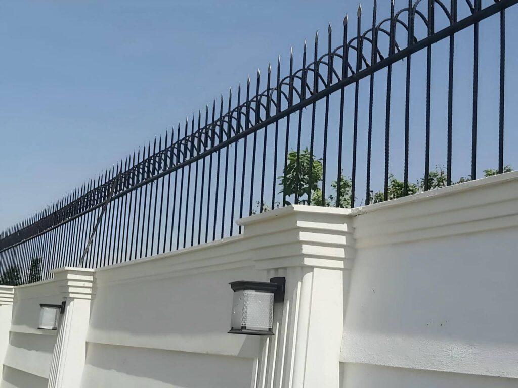 fence-wall-protection-deer-antler-spear-aap-1024×768-1